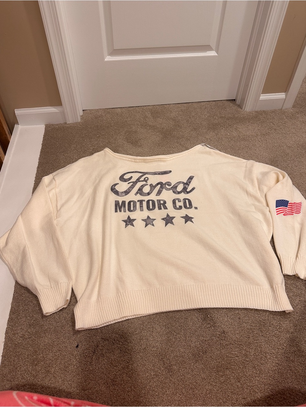 Ford Cream Branded Sweatshirt Label Detail - Picture 4 of 9